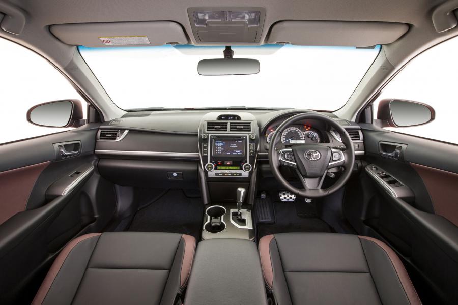  Toyota Camry Atara SX 2015 года  (фото 17 из 18)